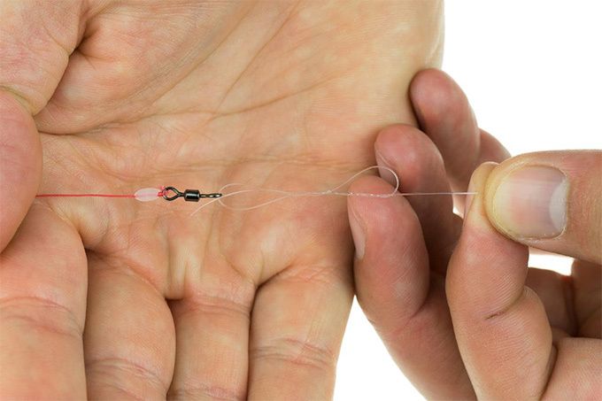 Wirbelknoten für monofile Schnüre wie Fluorocarbon oder Nylon richtig binden